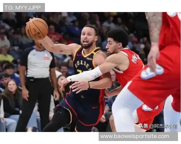 科尔称赞库里是球队核心一切战术围绕他展开 科尔称赞库里是球队核心一切战术围绕他展开