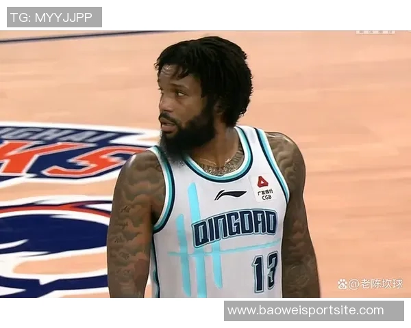 鲍威尔表现低迷半场仅得7分正负值惨淡球队遭遇严防困境
